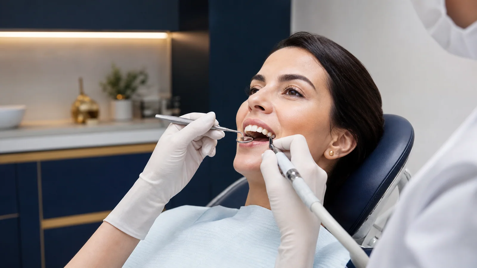 Banner do artigo Limpeza dental em Eunápolis: quando fazer raspagem e profilaxia?